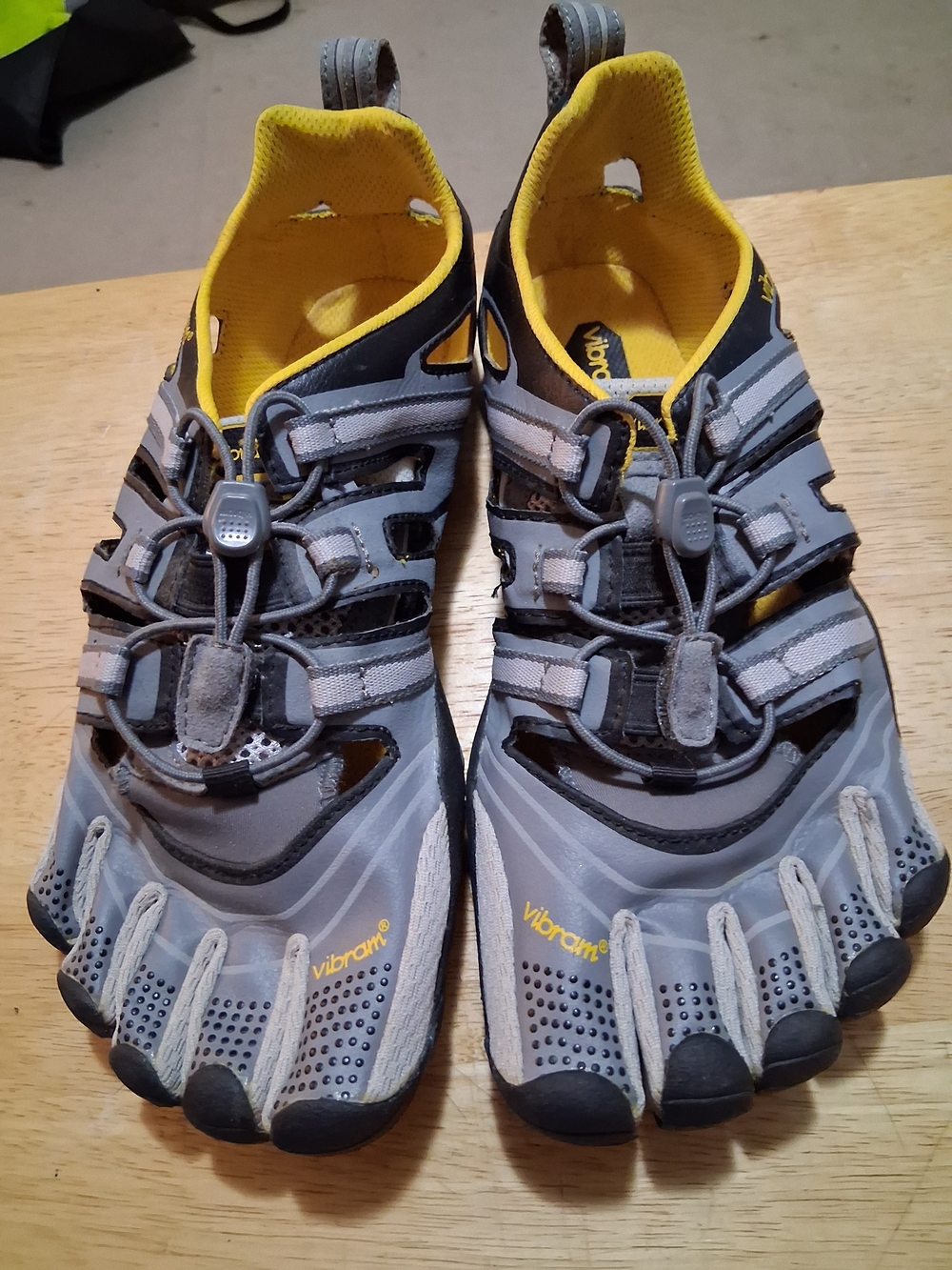 Vibram FiveFingers Men's Gray and Yellow Minimalist Toe Shoes